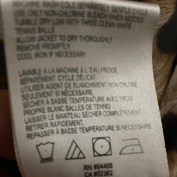 Laundry by Shelli Segal Down Coat – Elegant Pearl Grey w/ Leopard Lining - Picture 3 of 5